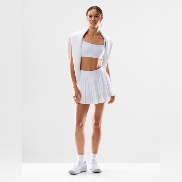 Aritzia Dresses & Skirts - Golden MoveTech™ Tennis Pro Micro Skirt